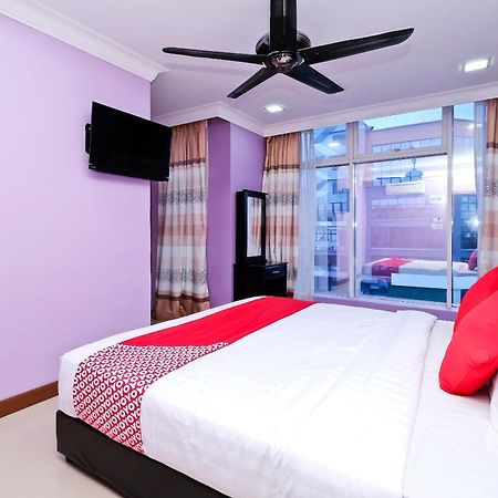Oyo 714 Arina Hotel Bangi Esterno foto