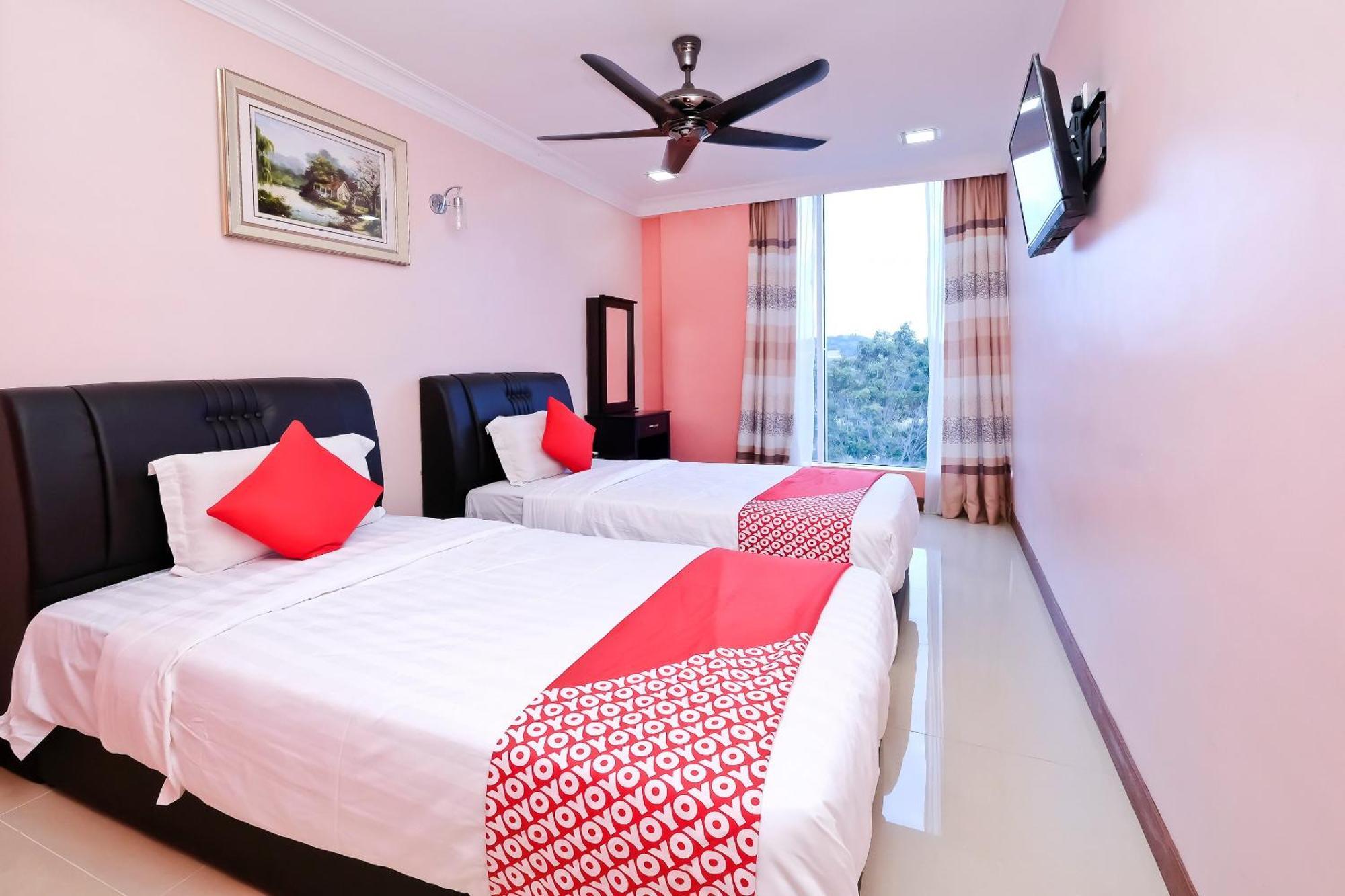 Oyo 714 Arina Hotel Bangi Esterno foto