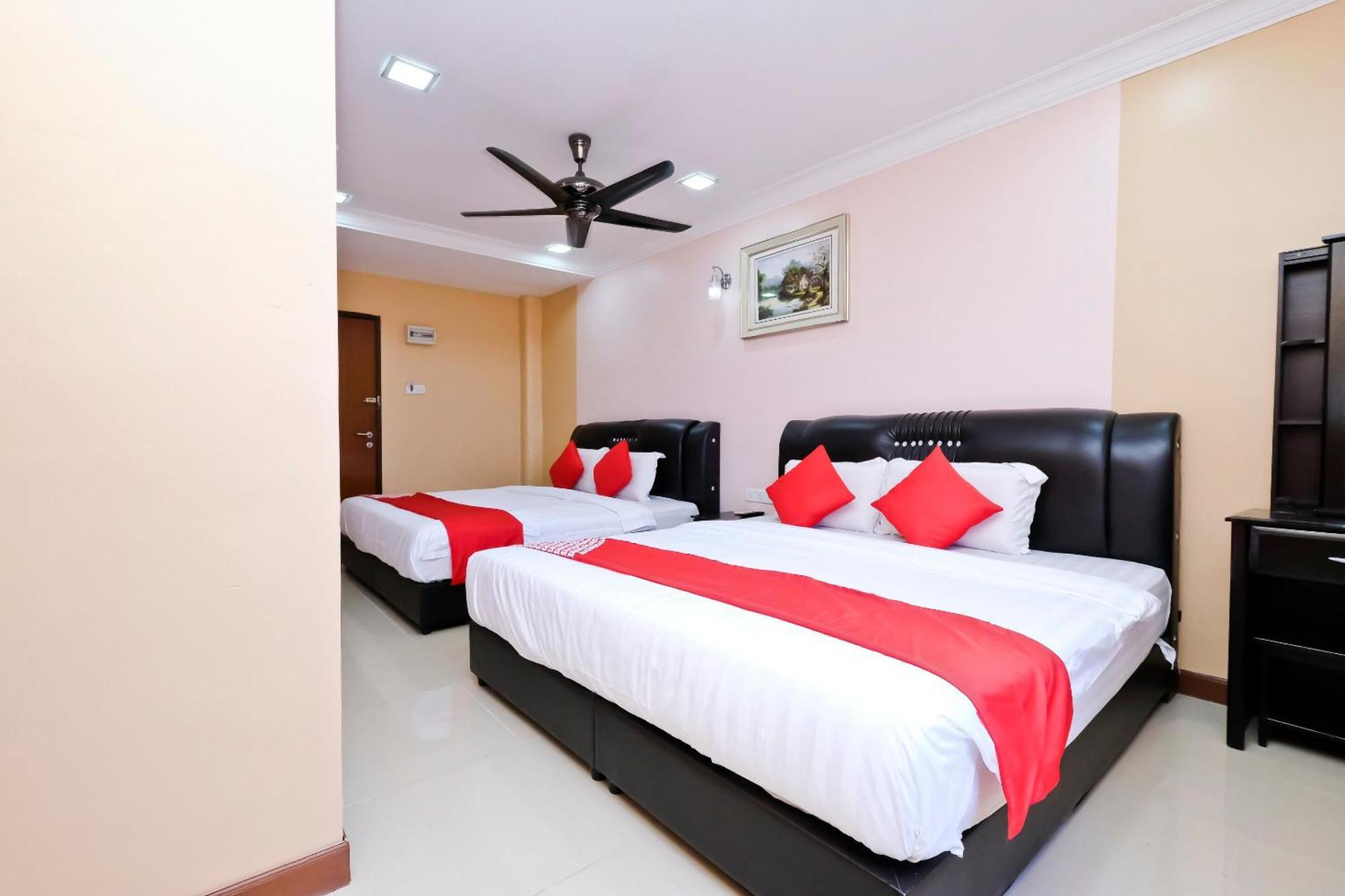 Oyo 714 Arina Hotel Bangi Esterno foto
