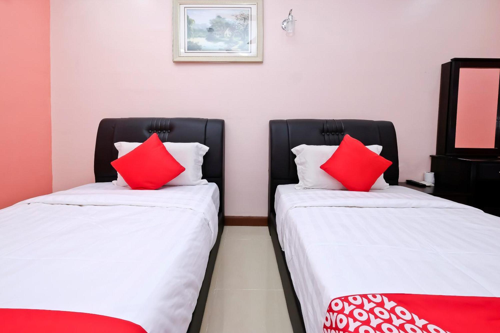 Oyo 714 Arina Hotel Bangi Esterno foto