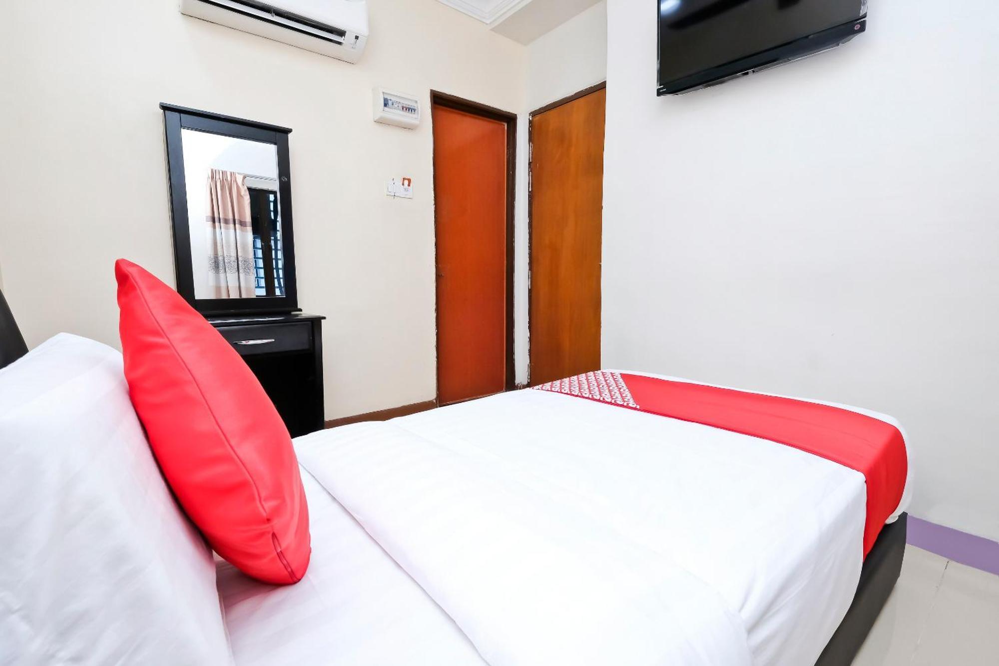 Oyo 714 Arina Hotel Bangi Esterno foto