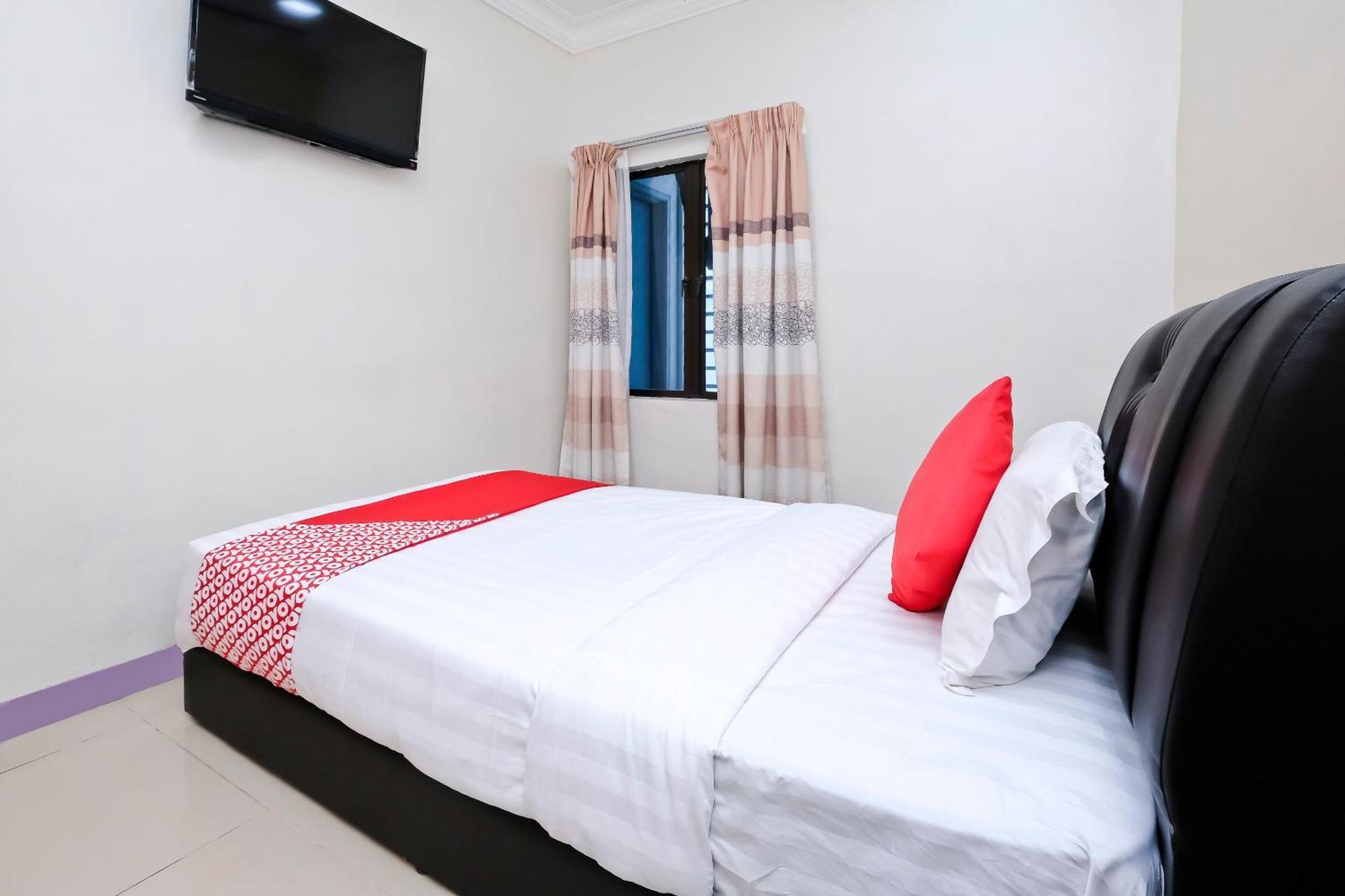 Oyo 714 Arina Hotel Bangi Esterno foto