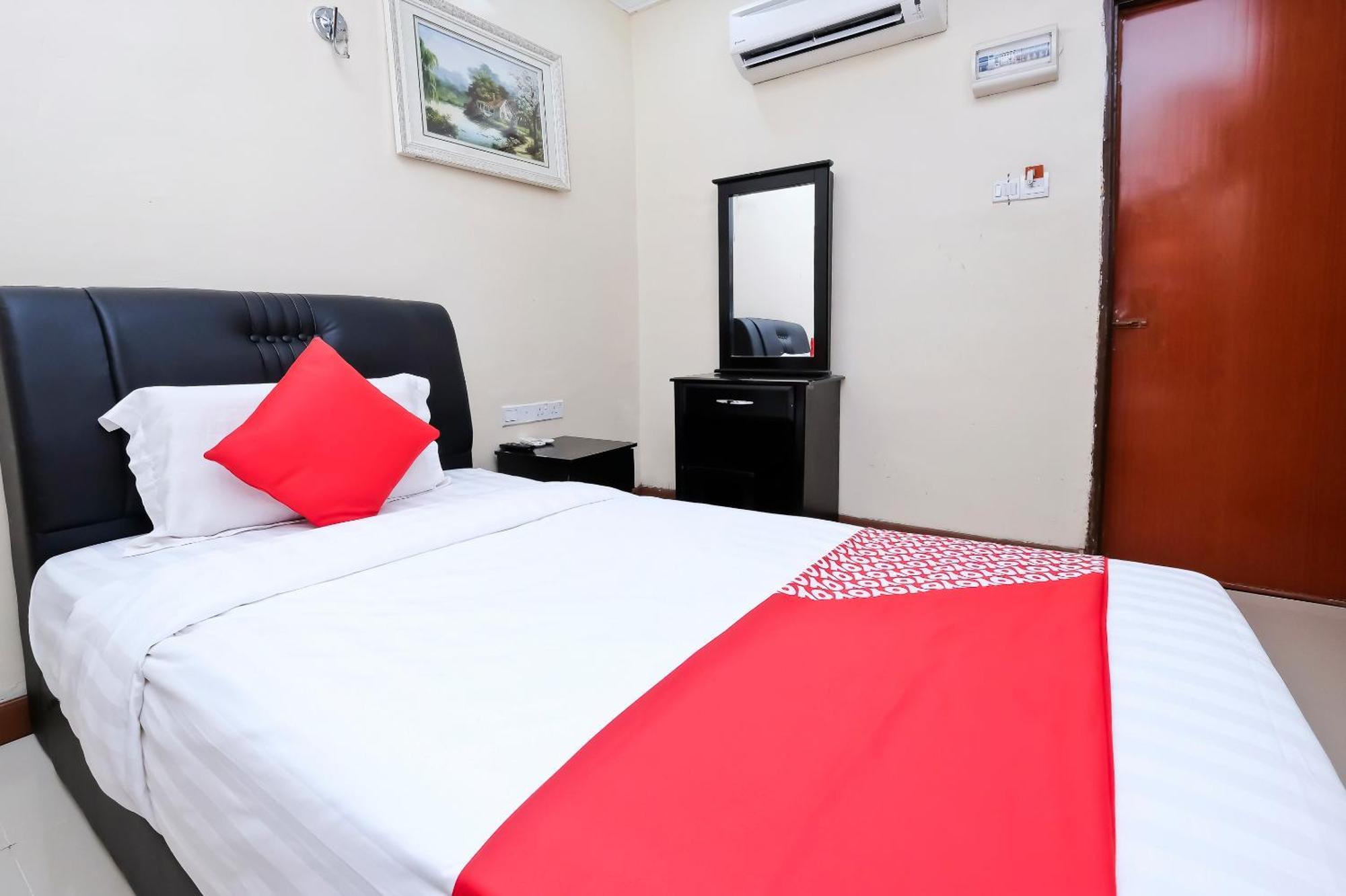 Oyo 714 Arina Hotel Bangi Esterno foto