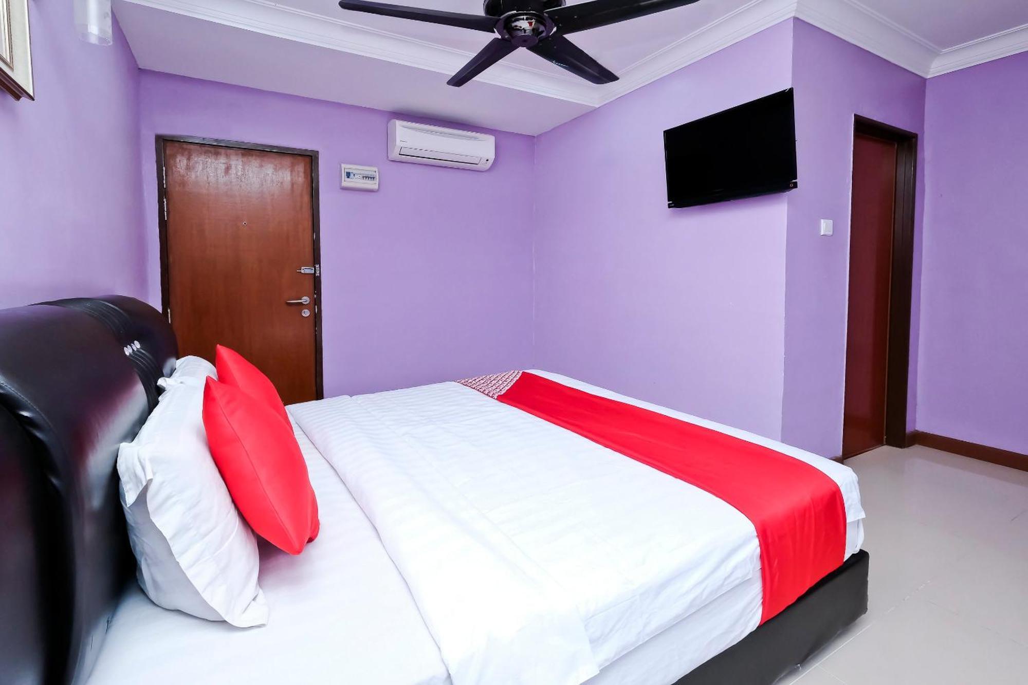 Oyo 714 Arina Hotel Bangi Esterno foto