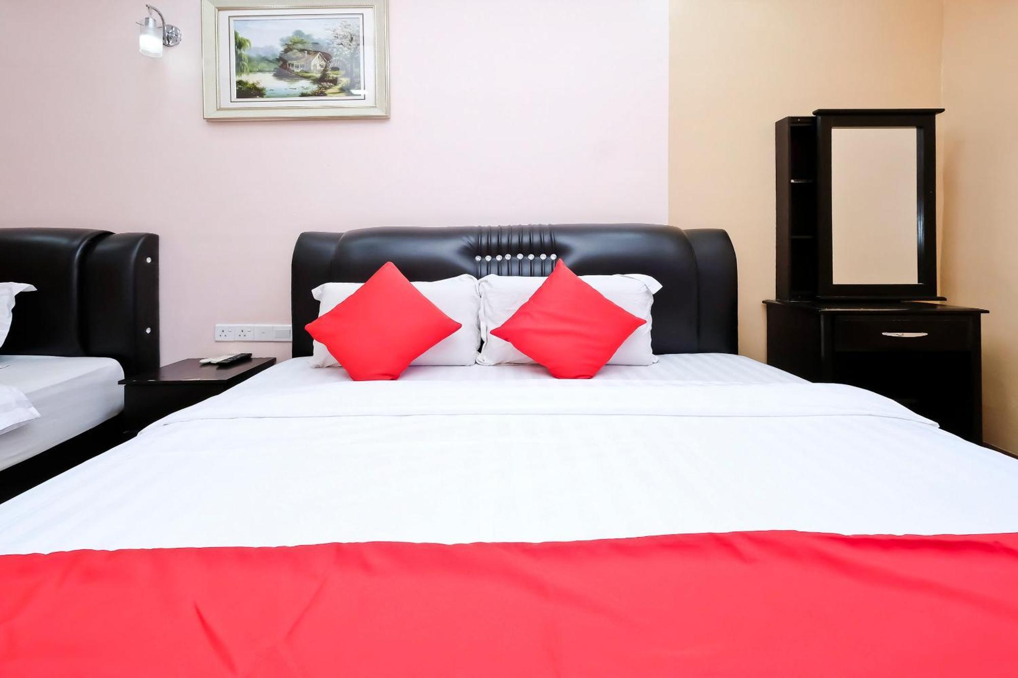 Oyo 714 Arina Hotel Bangi Esterno foto
