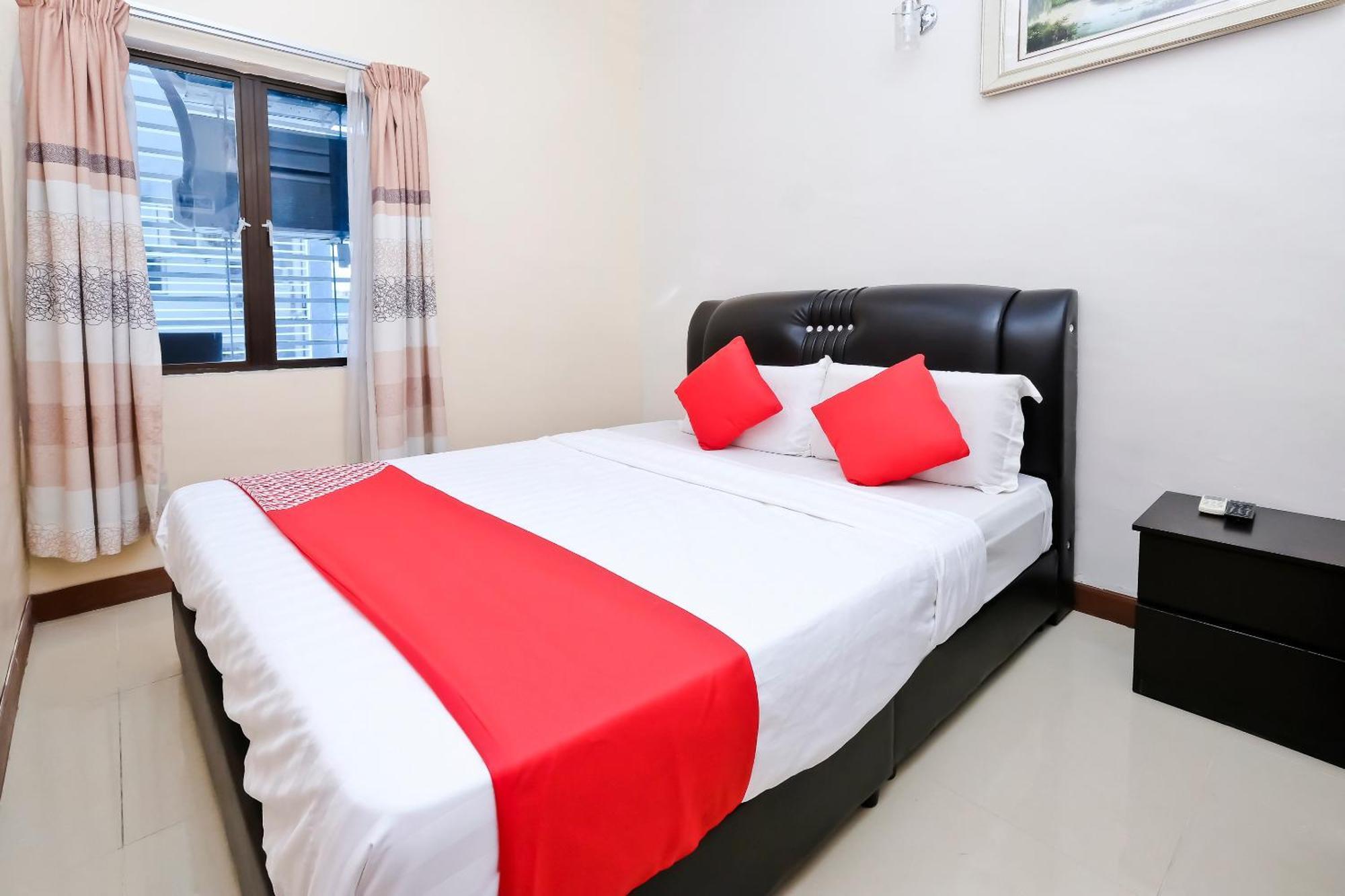 Oyo 714 Arina Hotel Bangi Esterno foto