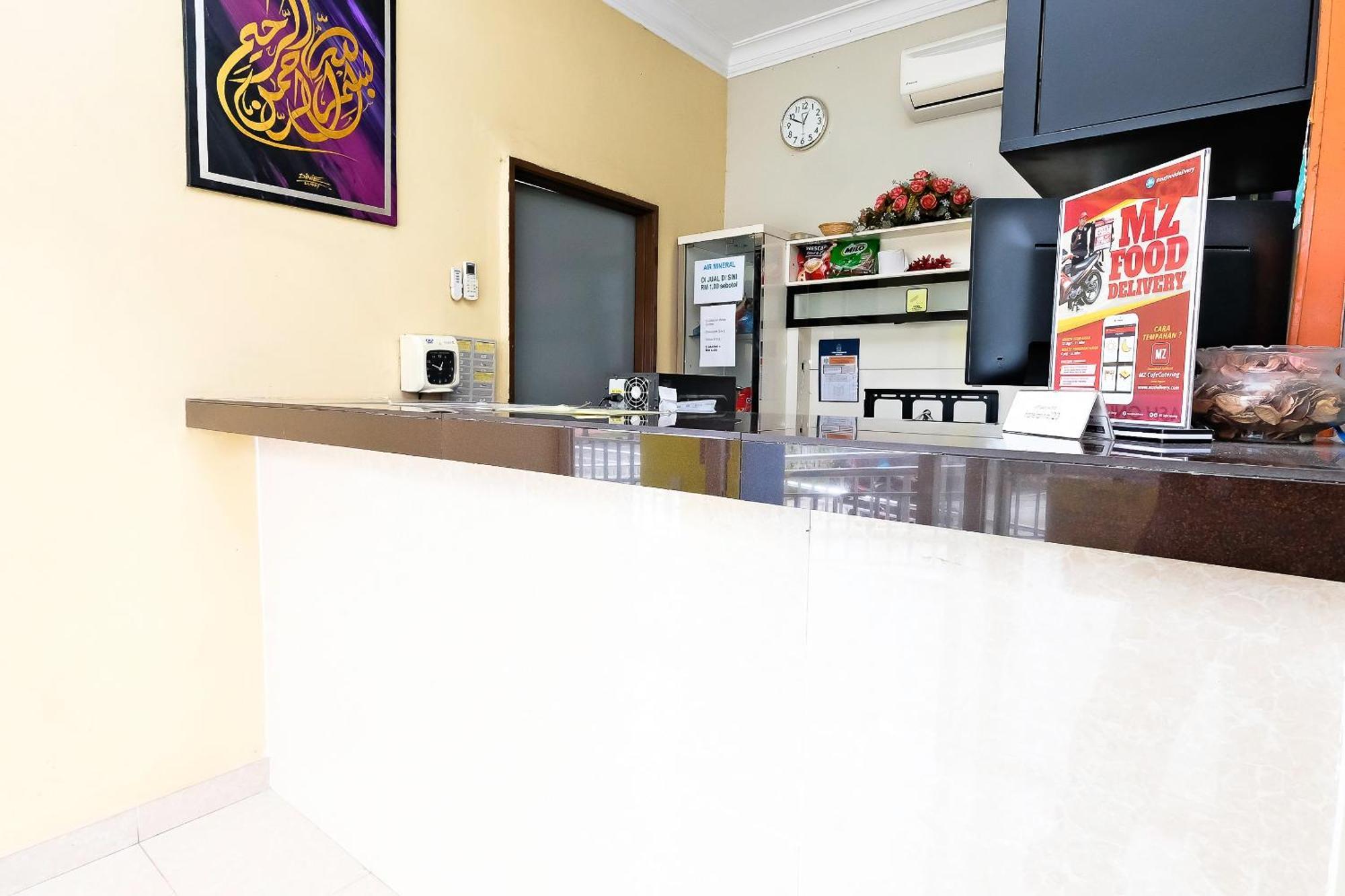 Oyo 714 Arina Hotel Bangi Esterno foto