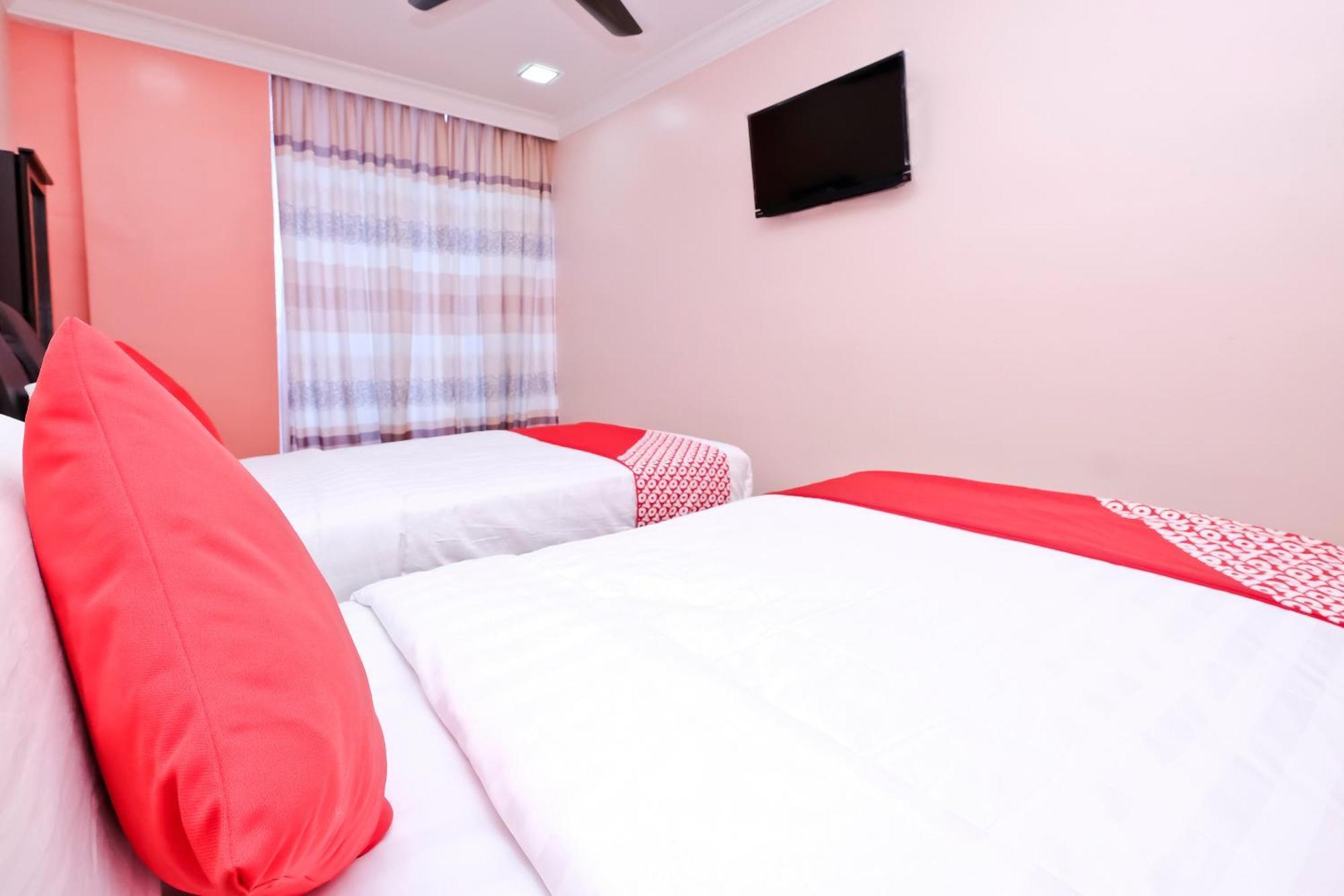 Oyo 714 Arina Hotel Bangi Esterno foto