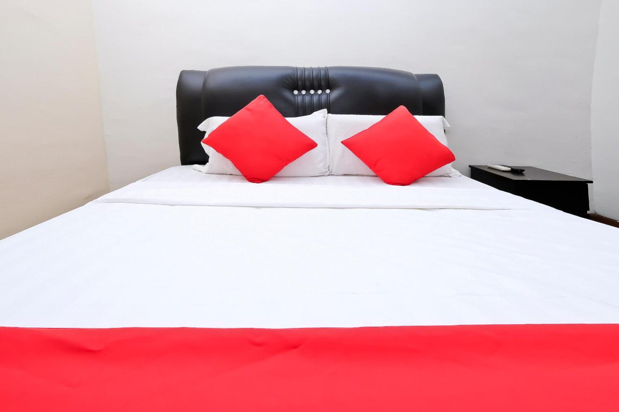 Oyo 714 Arina Hotel Bangi Esterno foto
