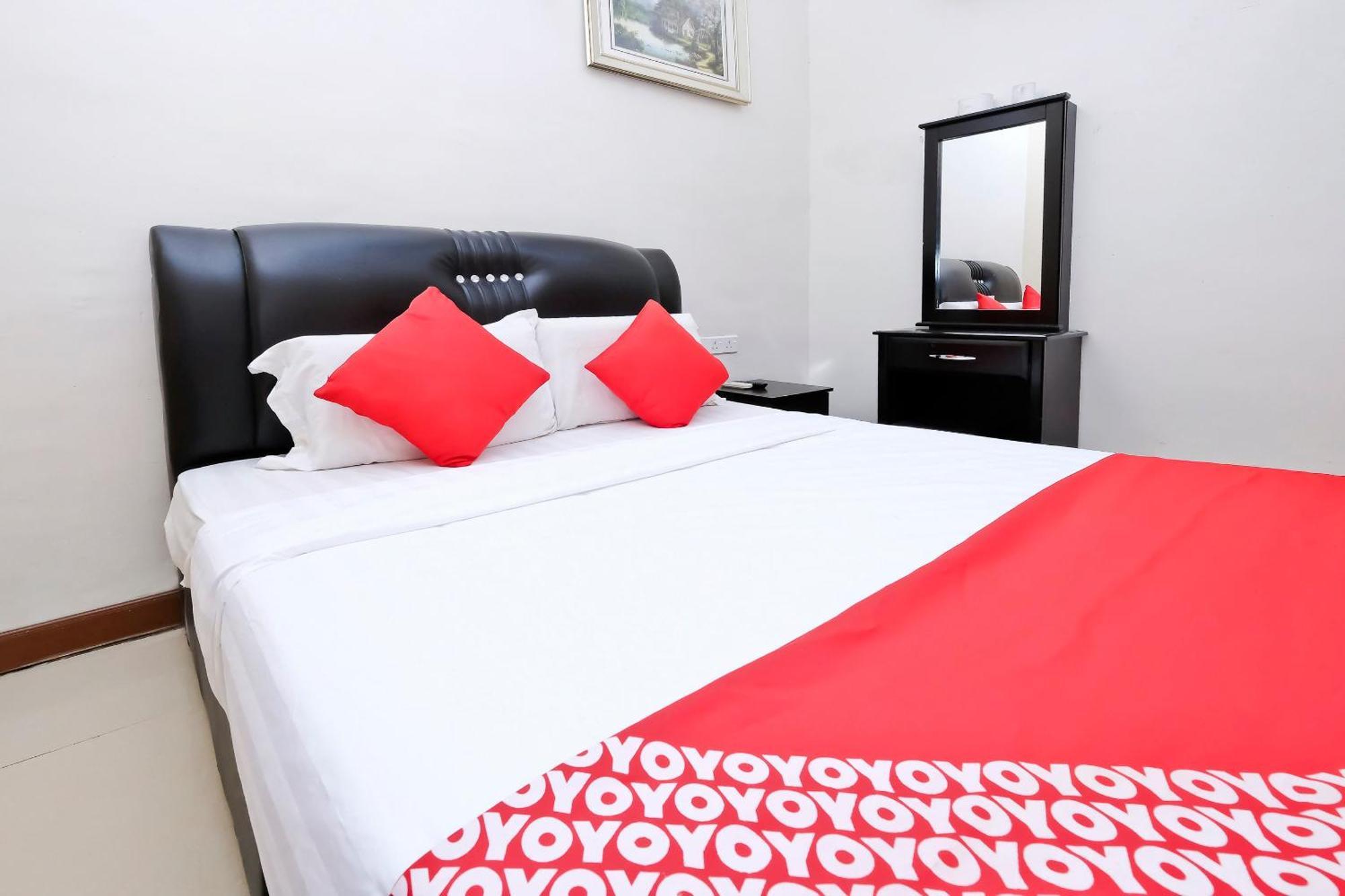 Oyo 714 Arina Hotel Bangi Esterno foto