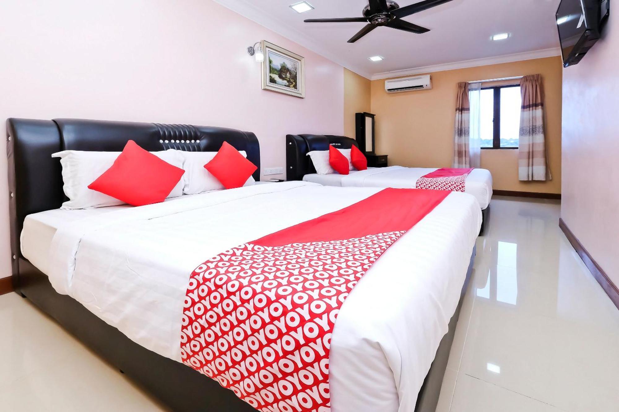 Oyo 714 Arina Hotel Bangi Esterno foto
