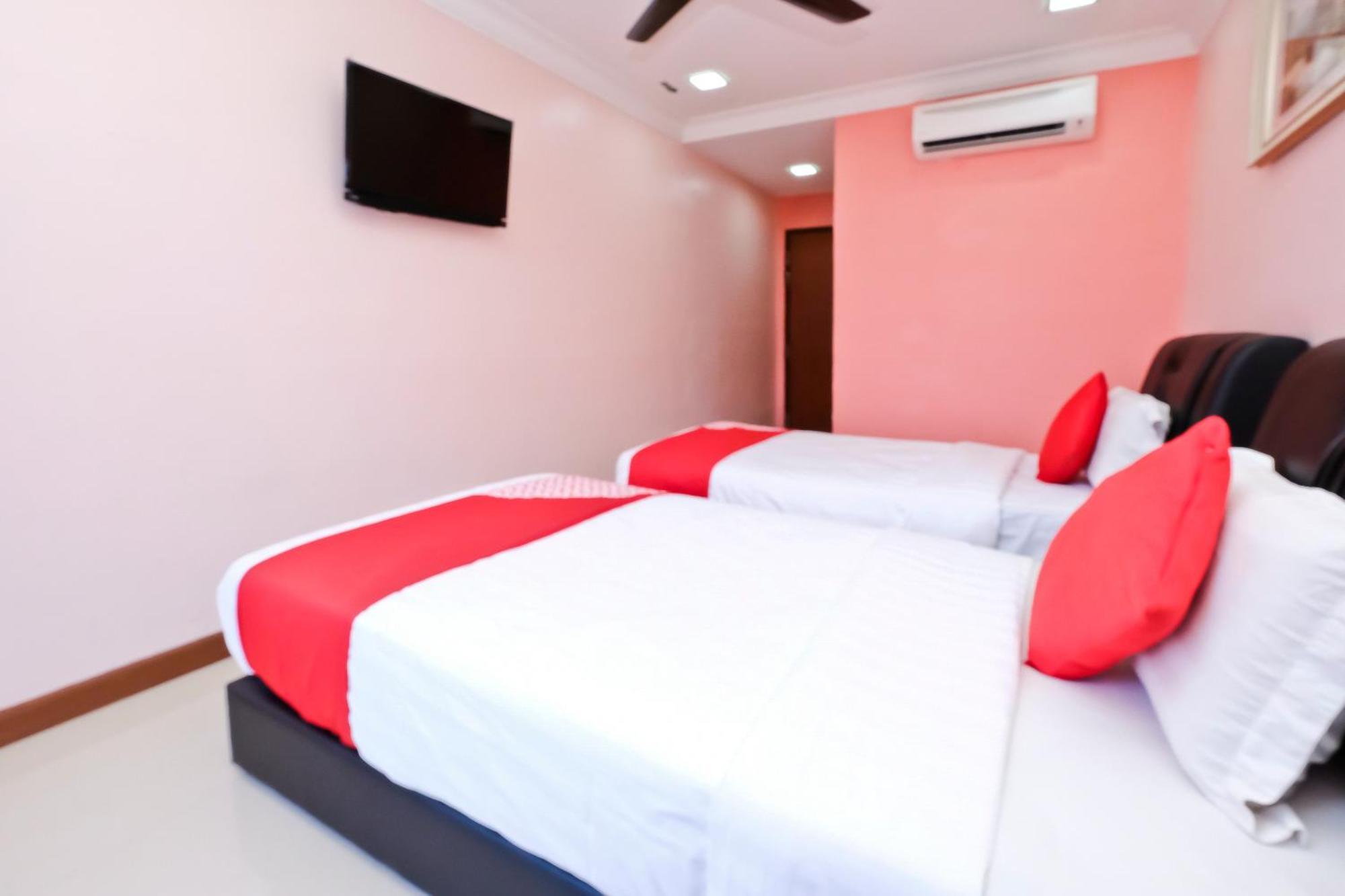 Oyo 714 Arina Hotel Bangi Esterno foto