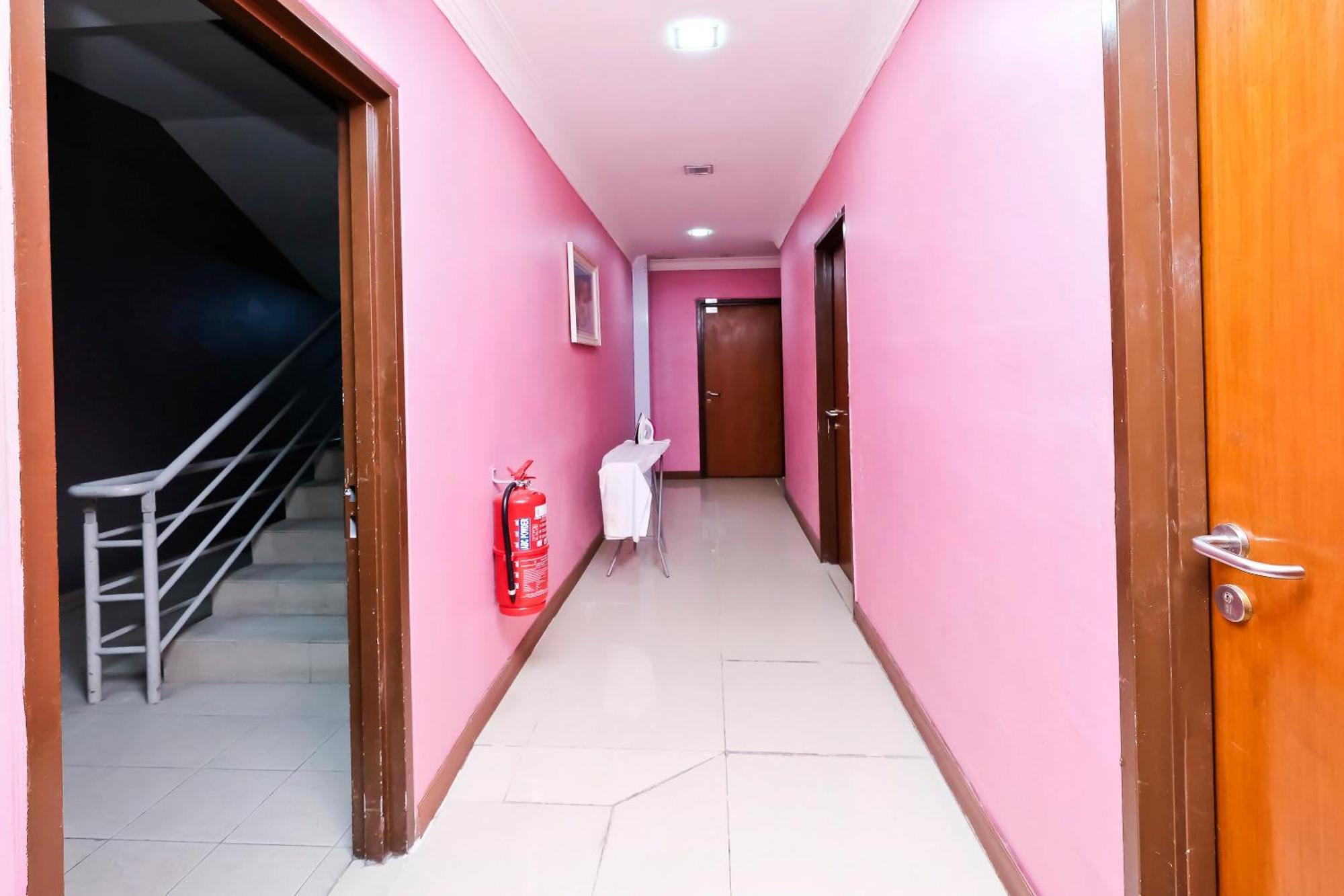 Oyo 714 Arina Hotel Bangi Esterno foto