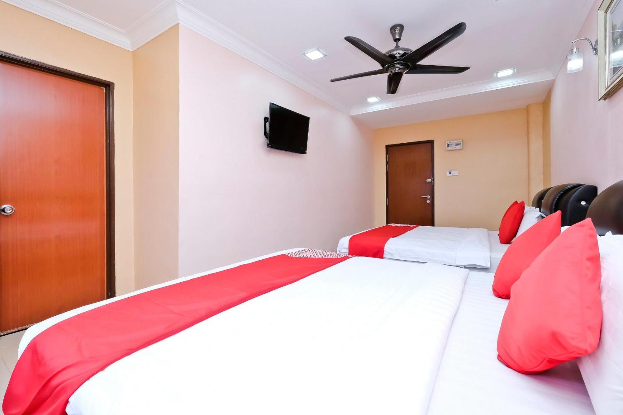 Oyo 714 Arina Hotel Bangi Esterno foto
